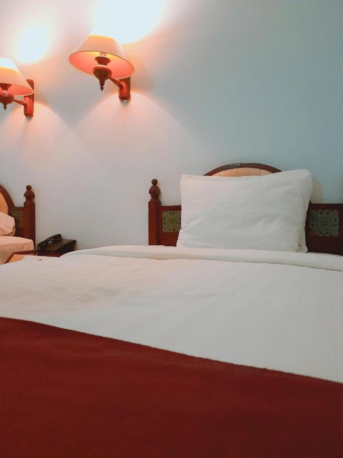 Puri Saron Senggigi Hotel Екстер'єр фото