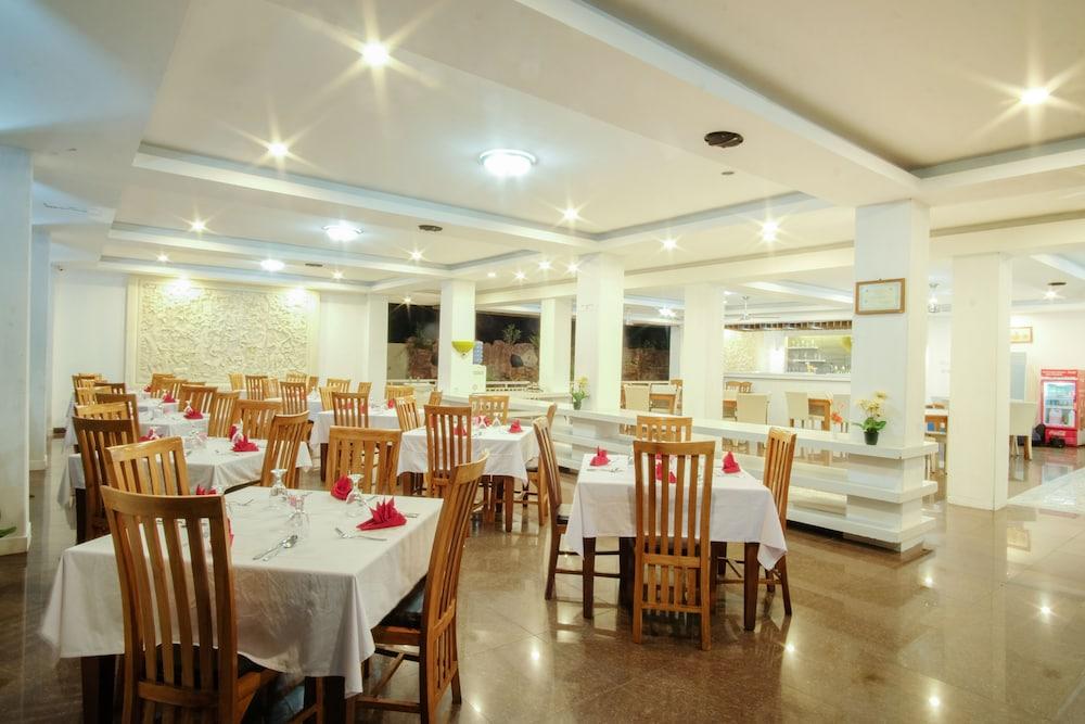 Puri Saron Senggigi Hotel Екстер'єр фото