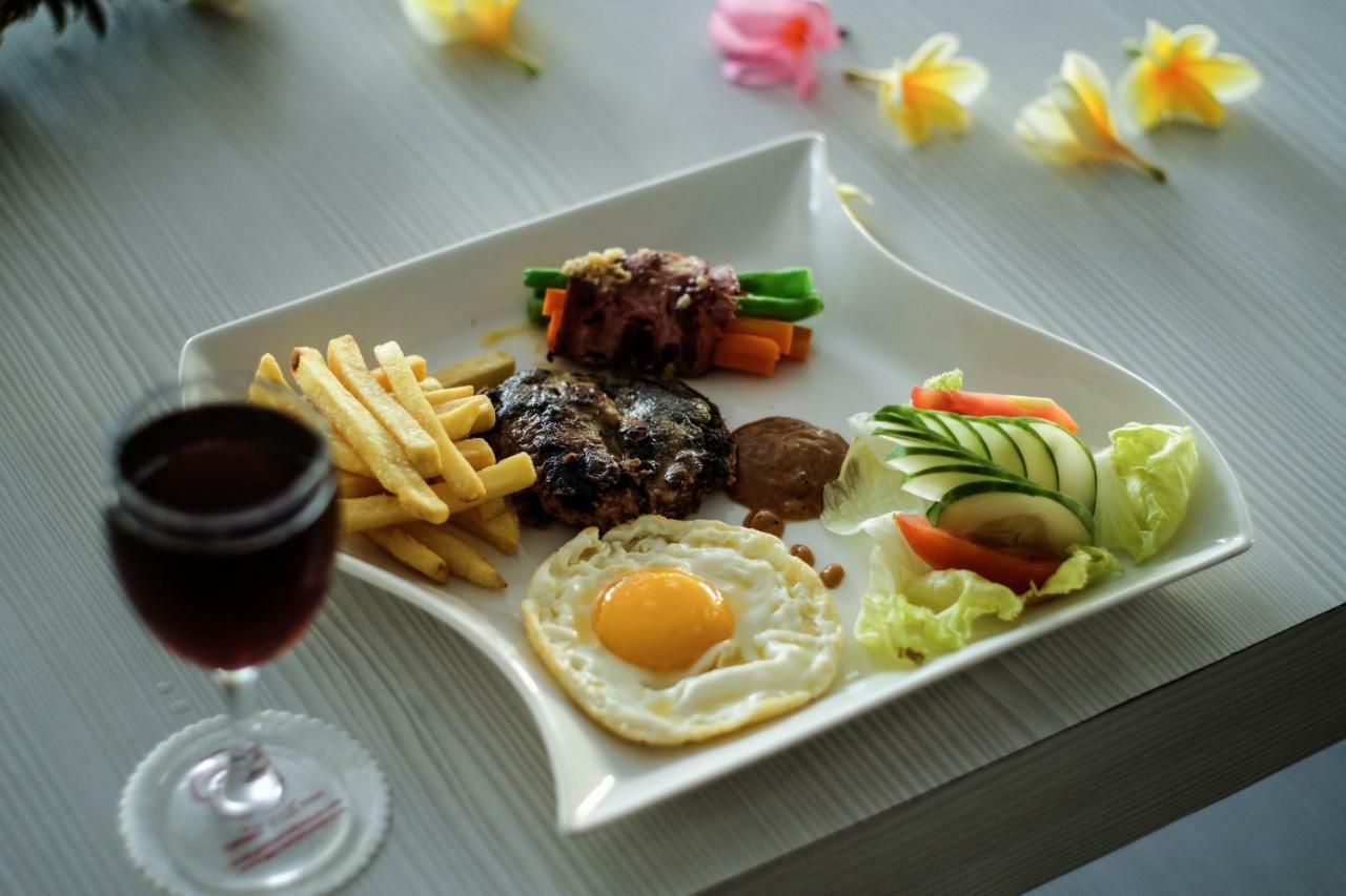 Puri Saron Senggigi Hotel Екстер'єр фото